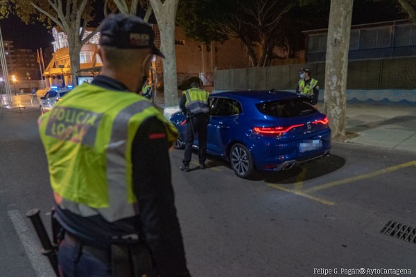 La policía desaloja a más de 150 personas de un local de copas en La Alameda al superar el aforo permitido