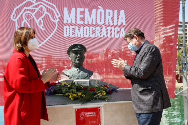 Puig honra a 