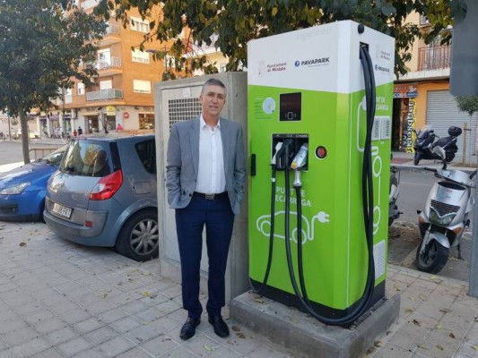 Un total de 162 ayuntamientos de la Comunitat pide al Ivace puntos de recarga de coches eléctricos