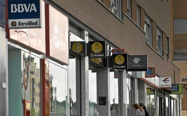 Los bancos españoles redujeron su beneficio conjunto un 23% en 2016