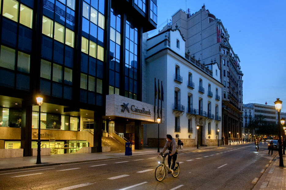 'Ser los primeros en estar contigo', lema del nuevo CaixaBank en su primera campaña institucional