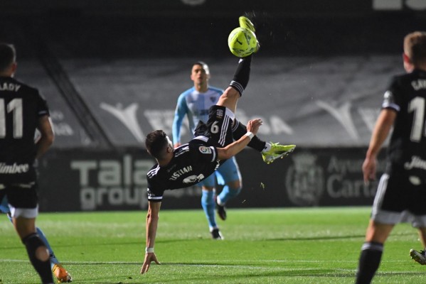 El Efesé deja escapar nada menos que 14 puntos con goles encajados a partir del minuto 75
