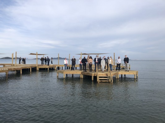 El Mar Menor estrena cinco balnearios públicos para la Semana Santa en Los Urrutias, Punta Brava y Estrella de Mar 