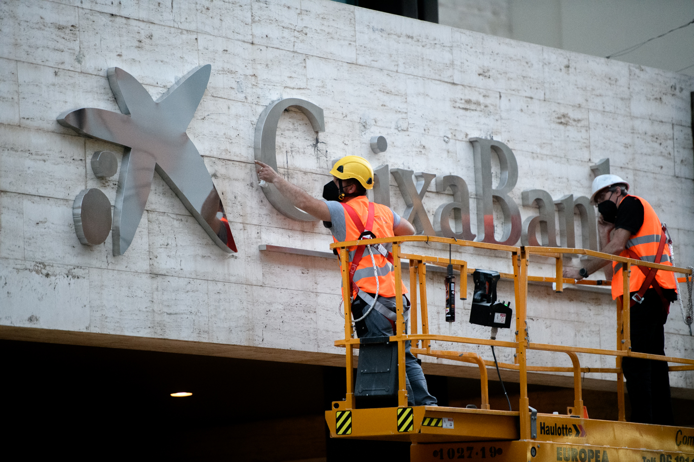 Accionistas de Banco Valencia piden a Pedraz que CaixaBank responda de posibles indemnizaciones