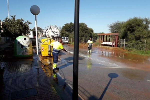 Los trabajadores de la limpieza de las playas de Cartagena harán huelga en plena Semana Santa 