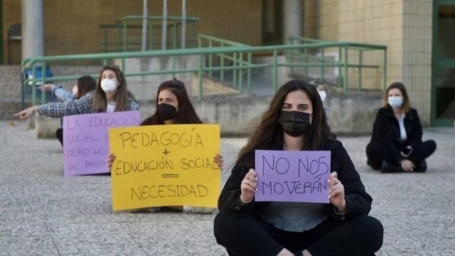 La UMU propone la reducción de 100 plazas en  Educación Social y Pedagogía, pero retrasa su aprobación