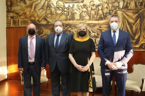 El Ateneo entrega sus premios a Vicente Boluda, el cirujano Salvador Torregosa y el químico Rubén Darío