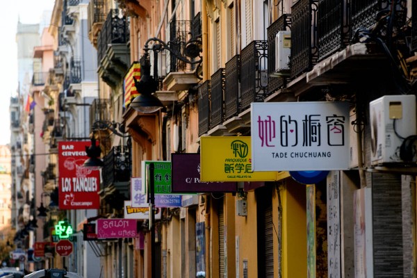 La Paella Rusa: Paella Monárquica, aliens y Toni Cantó en Chinatown