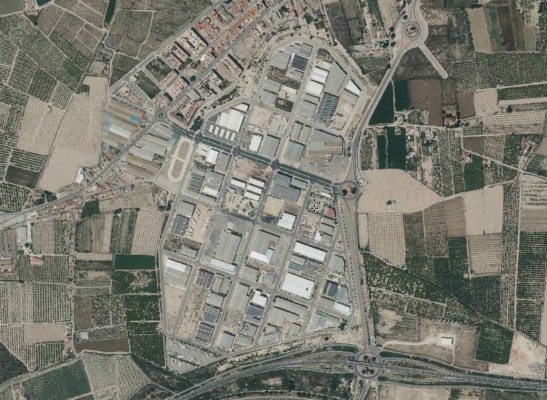 El Consell y Almoradí firman un convenio para el impulso de proyectos empresariales 'prioritarios'