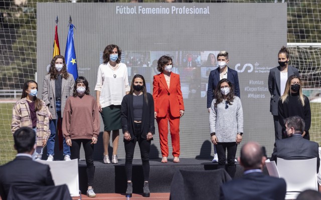 La 'Liga Ellas' abrirá en 2021 la profesionalización del fútbol femenino
