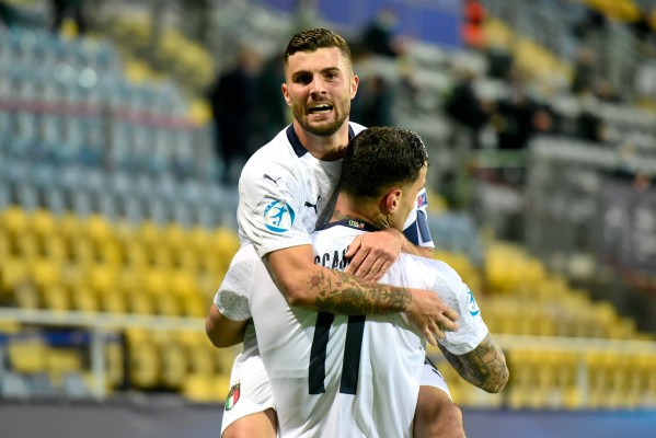 Cutrone asiste en el empate de Italia sub21