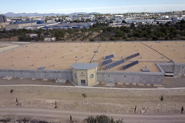  IDAE concede a la Emshi el 100% de la subvención para instalar placas fotovoltaicas en tres depósitos de agua
