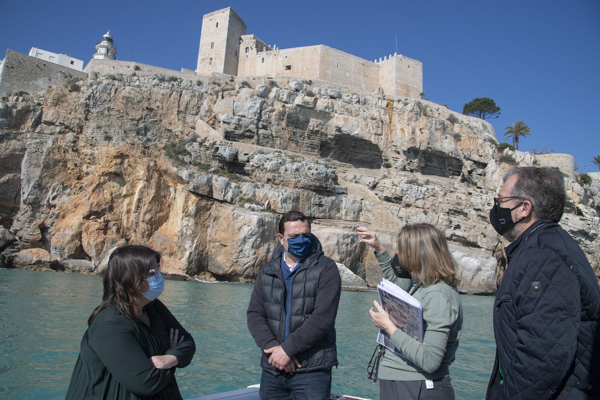 Diputación asumirá la redacción de un plan para proteger los acantilados del castillo de Peñíscola