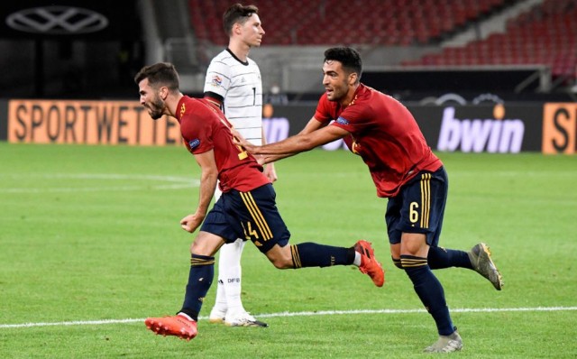 Gayà, titular ante Grecia en el inicio del camino hacia el Mundial