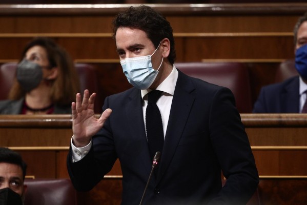 Iglesias anuncia que denunciarán a García Egea ante la Fiscalía por 