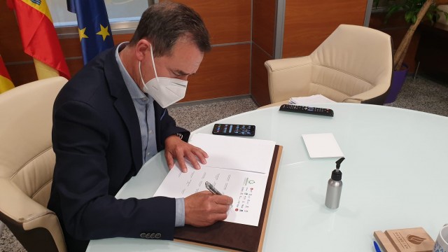 Riba-roja firma el convenio para crear el mayor hub de innovación en economía circular de España