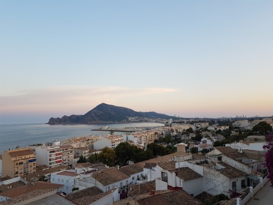 Altea y Turisme renuevan el convenio de promoción por 50.000 euros