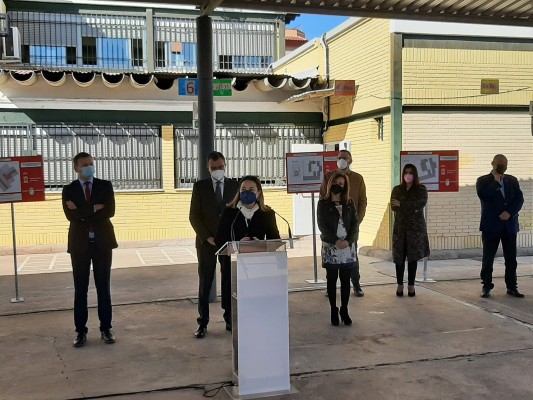 La retirada de amianto de todos los centros educativos de Murcia no será una realidad hasta 2027