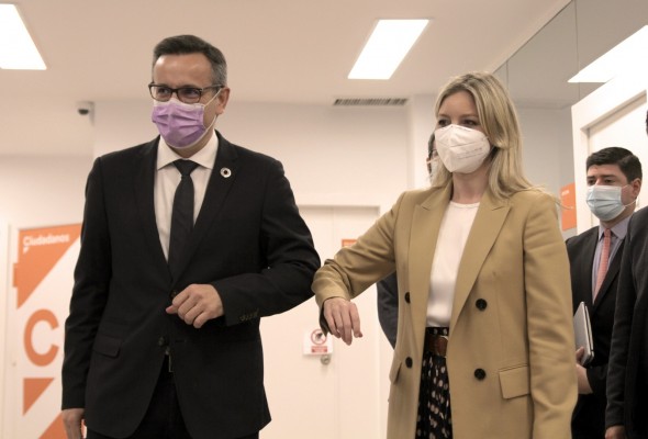 Ciudadanos y PSOE ultiman un programa de Gobierno en Murcia con 24 puntos y Serrano como alcalde
