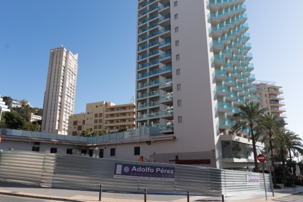 Toni Mayor empieza la ampliación de Port Benidorm con la renovación de las oficinas