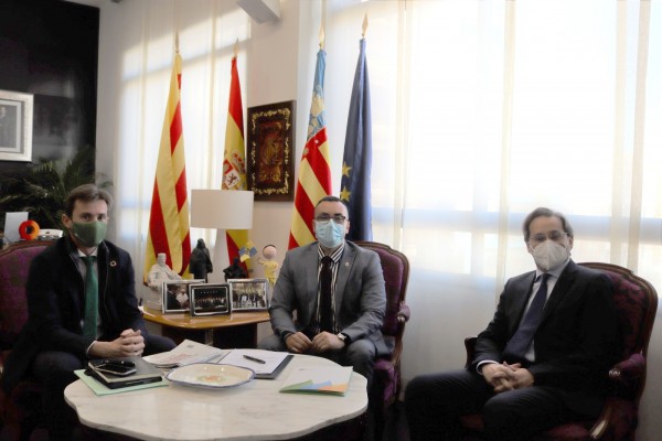 Vila-real e Iberdrola hablan de posibles proyectos de futuro en el ámbito de las energías
renovables