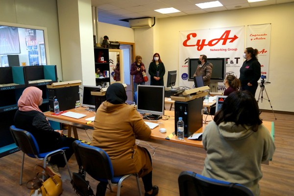 Benetússer organiza talleres para acabar con la brecha digital