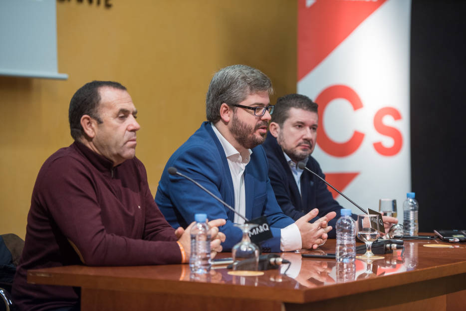 Vicente Castillo Molina, junto a Fran Hervías y Emilio Argüeso. FotO RAFA MOLINA - 