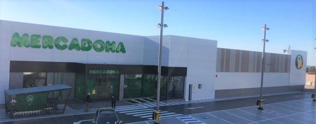 Mercadona reabre un supermercado en Torrevieja tras invertir tres millones en su reforma 