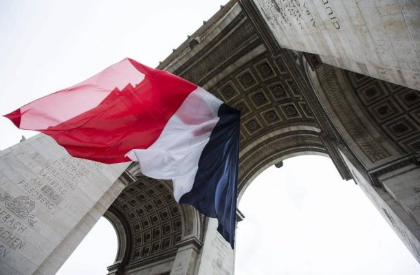 El Ibex 35 se anota un discreto avance semanal del 0,49% pendiente de Francia