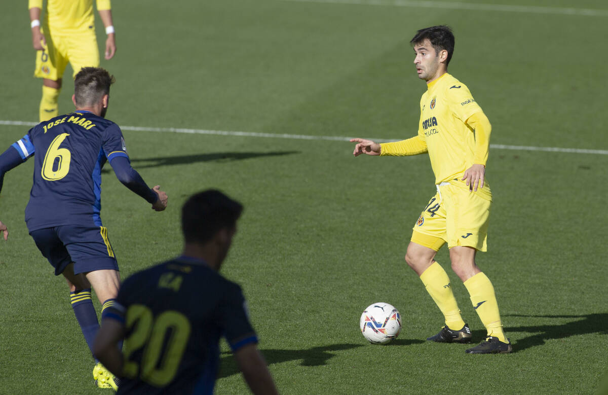 Trigueros supera a Senna en el podio de jugadores con más partidos de la historia del Villarreal