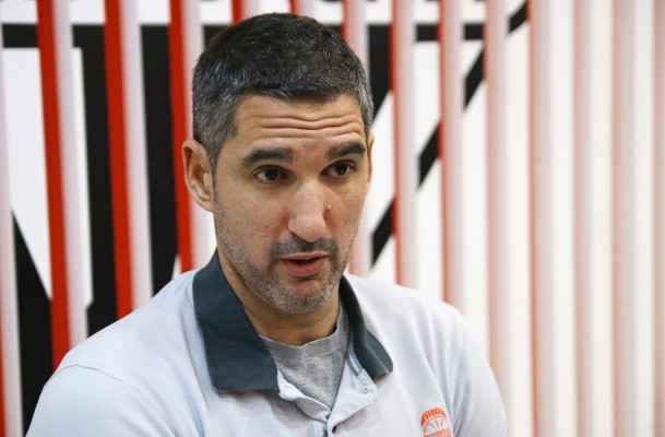 Rubén Burgos: 