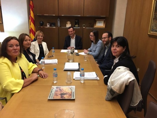 Elche mantiene en sábado el cierre al tráfico de su principal vía comercial, pese a las críticas