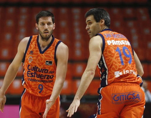 El Valencia Basket prueba su competitividad ante el poderoso Barcelona
