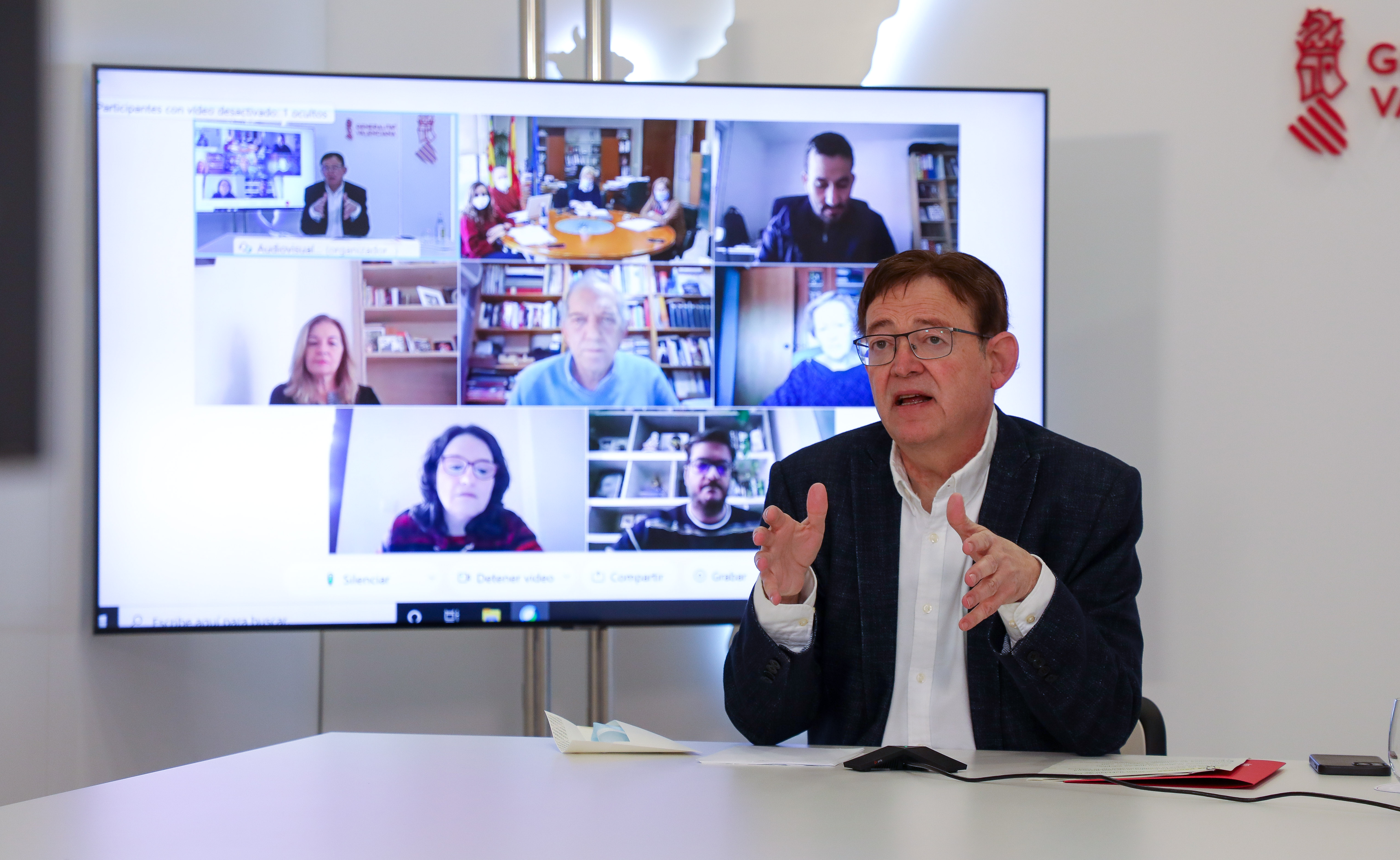 Sanidad retoma este miércoles la vacunación con AstraZeneca y reprograma las dosis a los docentes 