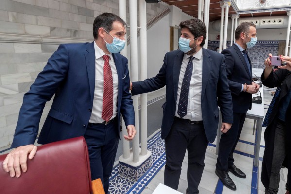 Moralejas de una moción: un Gobierno de ex, Liarte se corona, la caída de Cs y zozobra en la izquierda