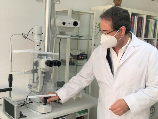 Los exámenes y los dispositivos móviles incrementan la fatiga visual en los jóvenes
