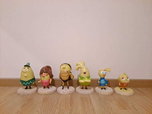 Patatas Lázaro encarga la elaboración de seis ninots en apoyo al sector fallero