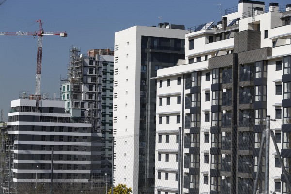 La compraventa de viviendas cayó casi un 15% en la Comunitat y en España en 2020
