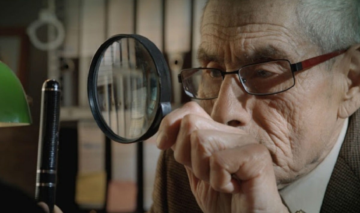'El agente topo': Un detective en el geriátrico