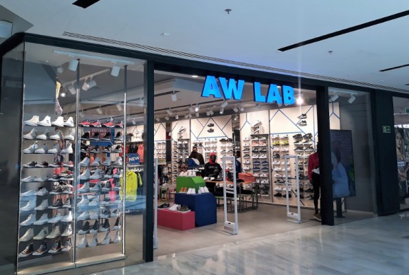 El Centro Comercial Salera suma una nueva tienda de moda deportiva: AW LAB