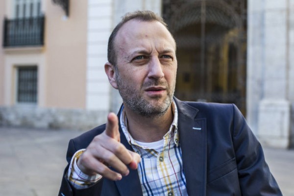 Alexis Marí, en la cuerda floja tras resistirse a abandonar el pacto por la financiacion