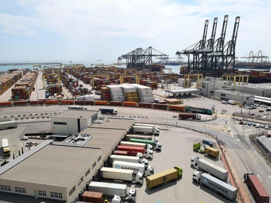 Valenciaport moviliza 13,5 millones de toneladas de mercancías y 917.000 contenedores en 2 meses