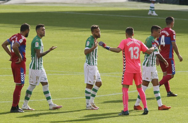 El Elche-Betis se jugará la tarde del domingo 4 de abril y el Huesca-Elche la noche del viernes 9