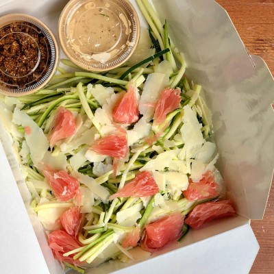 Ensalada de cintas de calabacín en Canalla, a domicilio