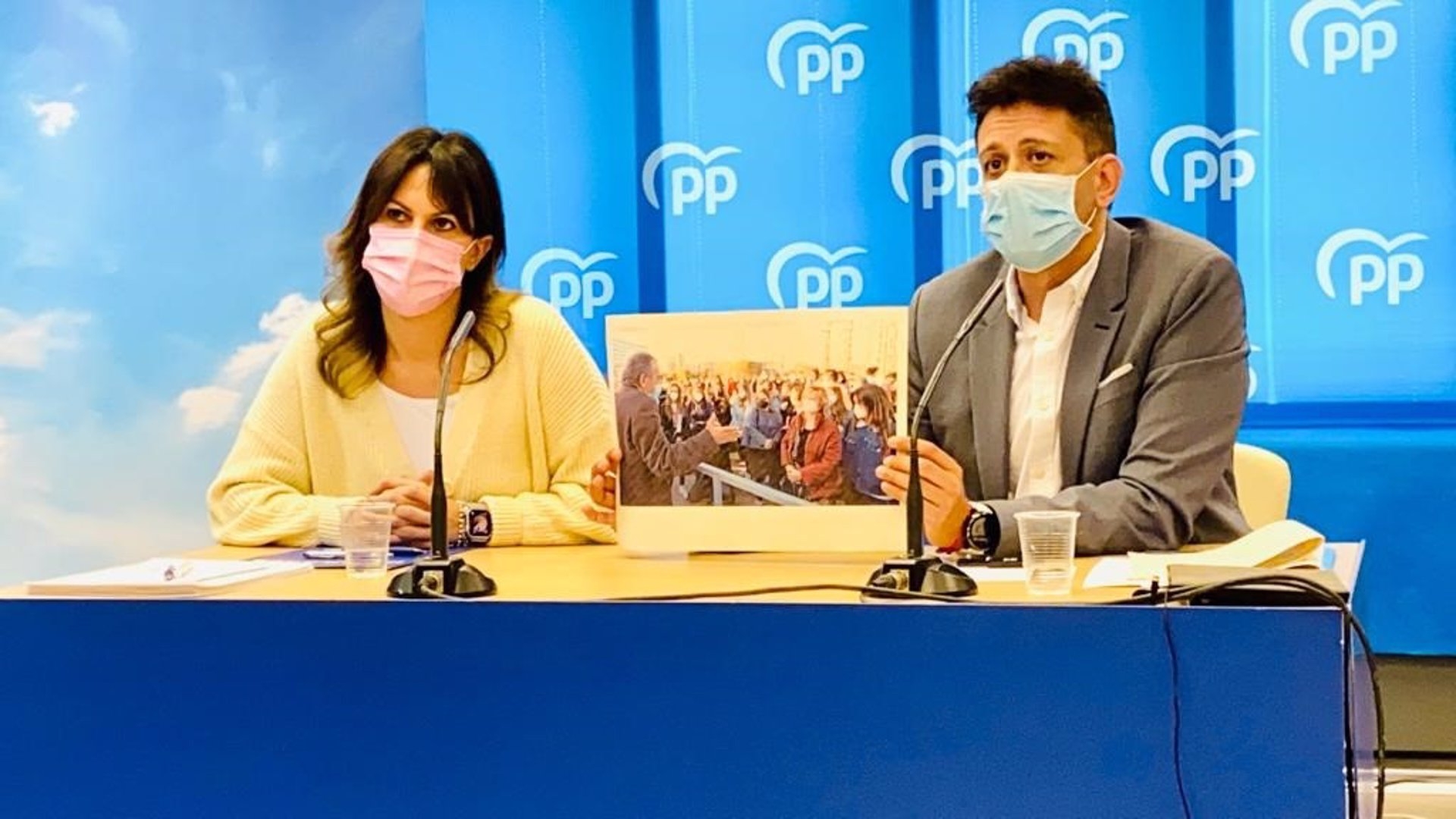 Los diputados del PP Beatriz Gascó y JJ Zaplana. FOTO: PPCV  - 