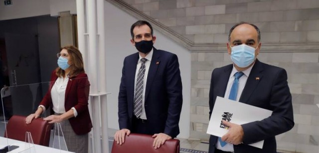 Los tres diputados expulsados de Vox votarán 'no' a la moción de censura contra Miras
