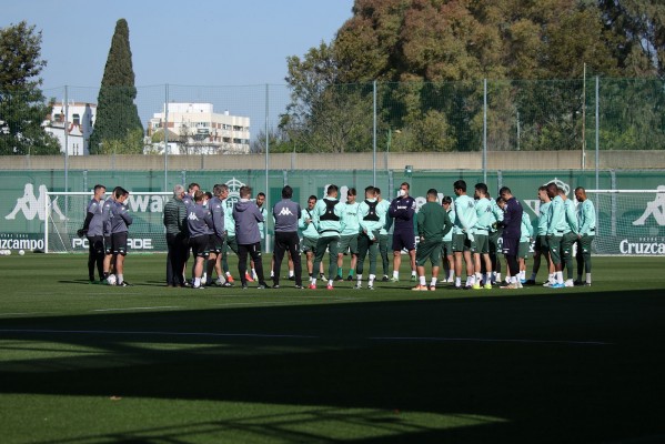 Pellegrini perfila los detalles del duelo ante el Levante en el Villamarín