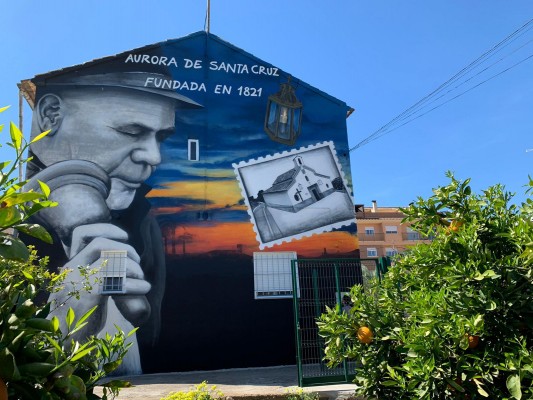 Un mural 'felicita' a la Hermandad de Auroros de Santa Cruz en su 200 aniversario