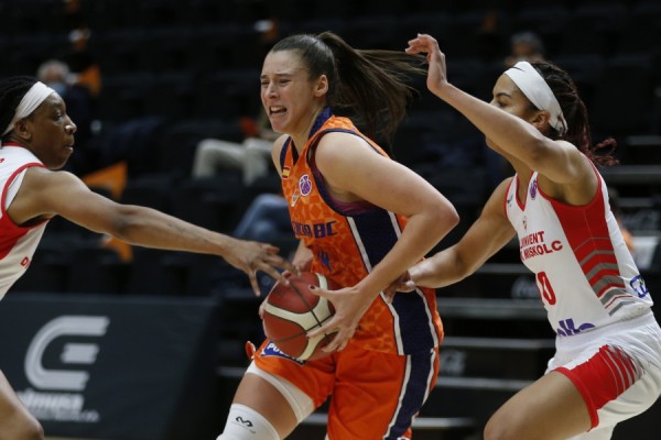El Valencia busca en la Fonteta la semifinal ante el superviviente ESBVA-LM 