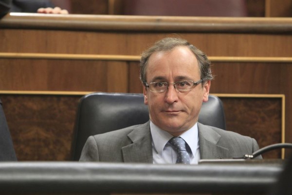 El 'popular' Alfonso Alonso ve 